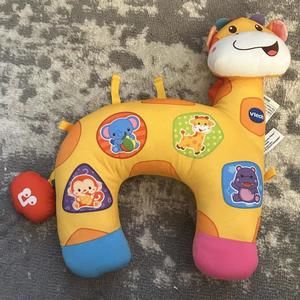 Vtech Tummy Time Giraffe Discovery pillow